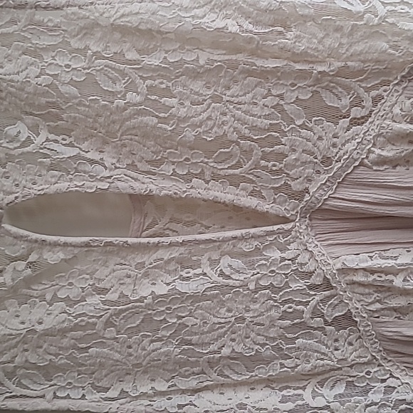 Umgee lace top with lining - Picture 4 of 6